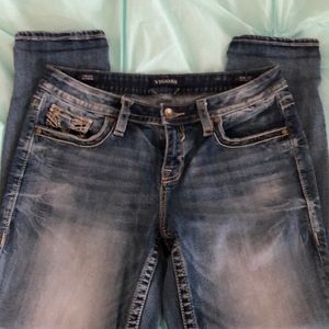 Vigoss Chelsea Boyfriend Jeans size 9/10. Inseam 27.